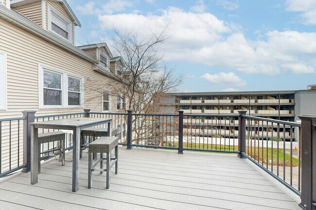 353 E 8th St Unidad 353 E 8th St - Unit 3 Boston, MA 02127