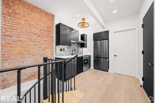 Building Photo - 4 bedroom in BROOKLYN NY 11221 Unit 1B Rental