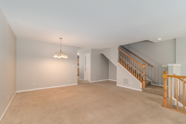 Photo - 520 Lincoln Station Dr