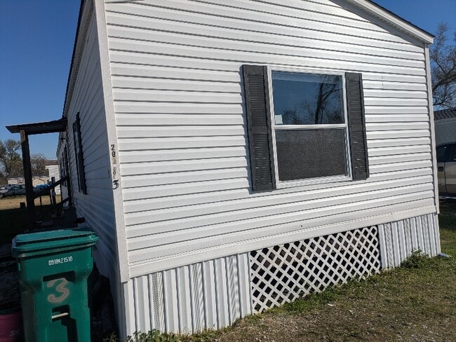 Photo - 203 E Lincoln St