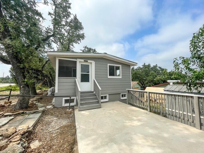 Photo - 668 Creekside Dr