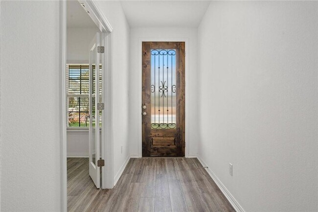 Photo - 613 Silent Crk Cv