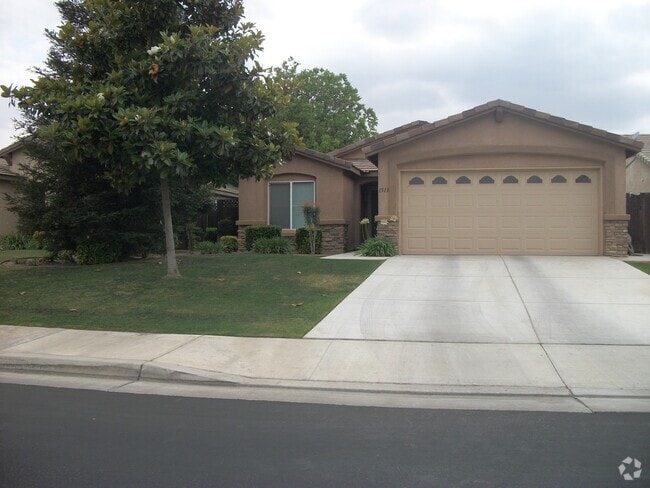 Building Photo - GRAND ISLAND PLACE---SEVEN OAKS ! Rental