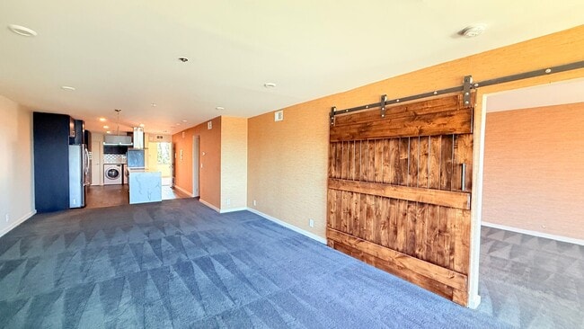 Photo - 933 Shore Line Dr