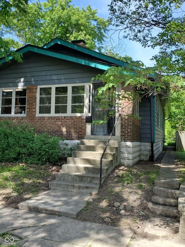 Photo - 136 S Johnson Ave House