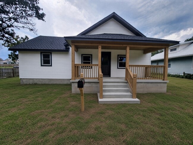 Building Photo - 813 Harlan St