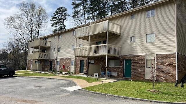 Building Photo - 120 Wolfe St