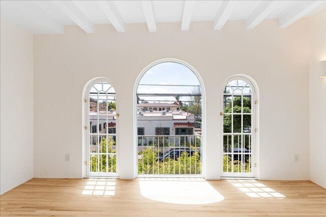 Elegant One Bedroom Apartment Nestled In A... - Elegant One Bedroom Apartment Nestled In A...