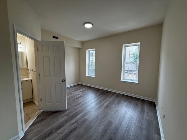 Photo - Modern New Luxury Temple Apartments Unit 2