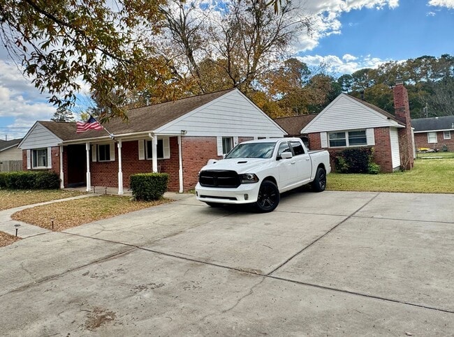 Photo - Charming Brick Ranch in the Heart of Churchland
