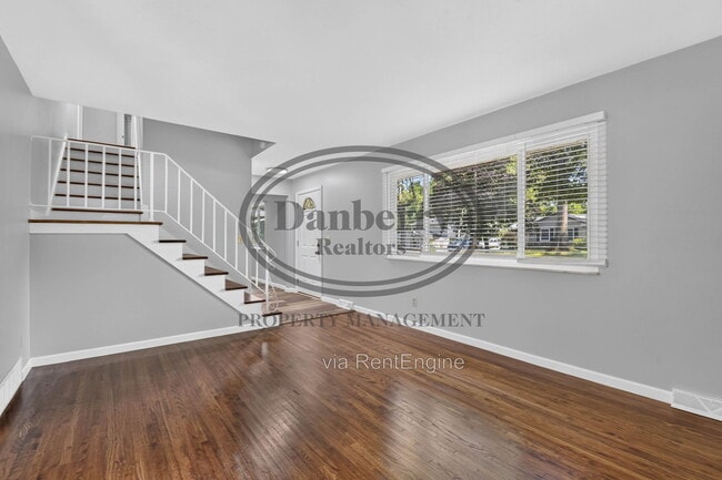 Photo - 6946 Kinsman Dr