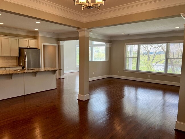 Photo - Modern 3 Bedroom Golf Course Home