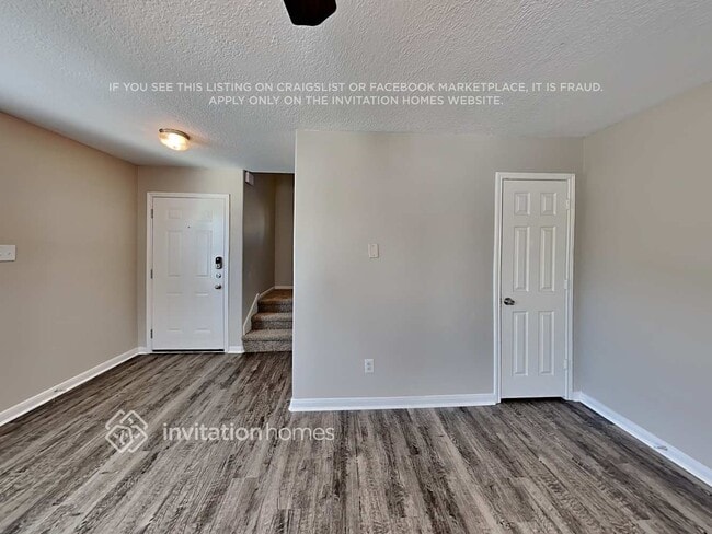 Photo - 3827 Middlecrest Ln