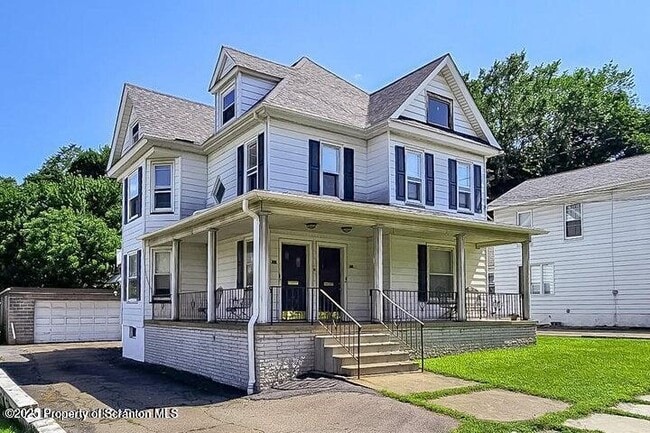 Building Photo - 16 Swallow St Rental