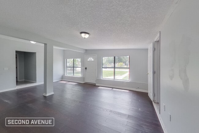 Photo - 7029 Fontainebleau Crescent