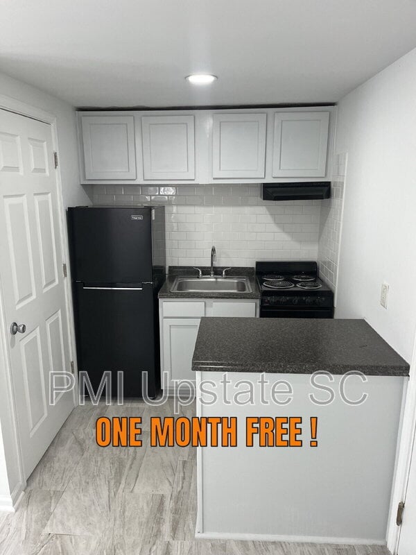 Building Photo - 201 Chandler Dr Unit Apt 32C