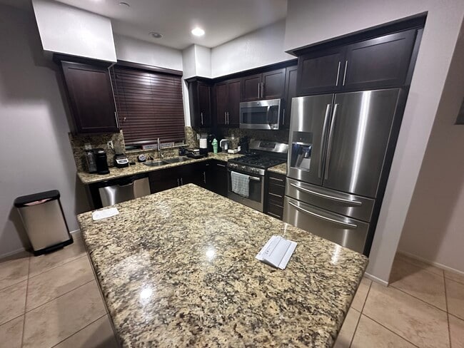 Photo - 315 Royal Gln