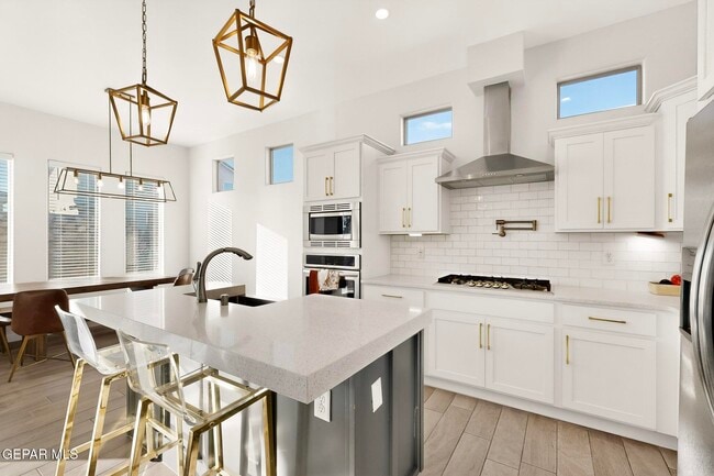 Photo - 905 Witton Pl