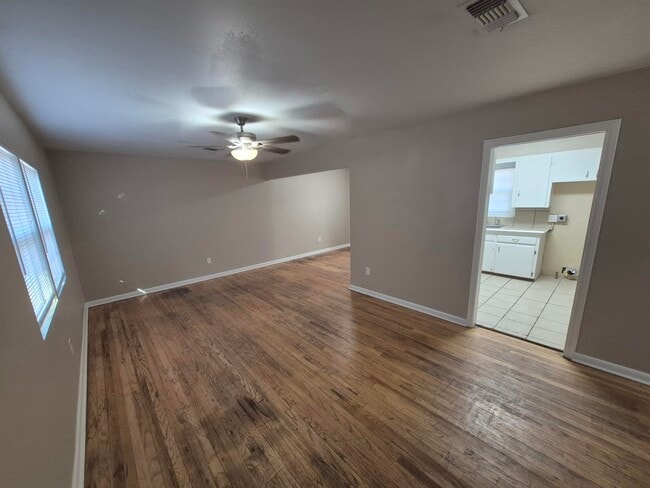 Photo - 5403 Avenue B