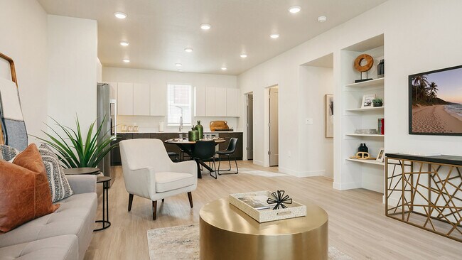 Building Photo - Railrunner Townhomes