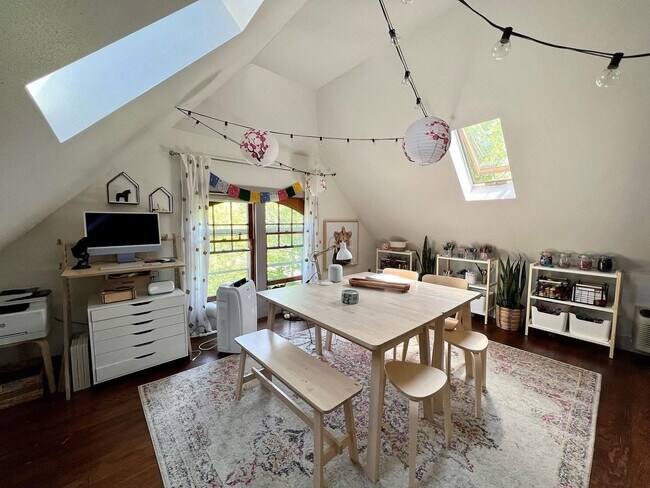 3rd fllor - 3568 N Cramer St