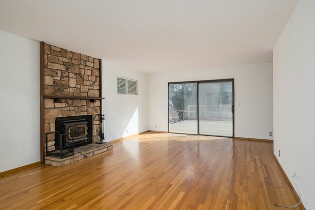 Photo - 3200 Mulberry Dr