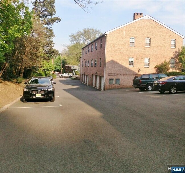 Photo - 522 N Maple Ave Unit A 19