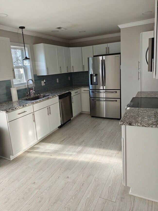 Photo - 3 Bed, 1 Bath House in Newport News!