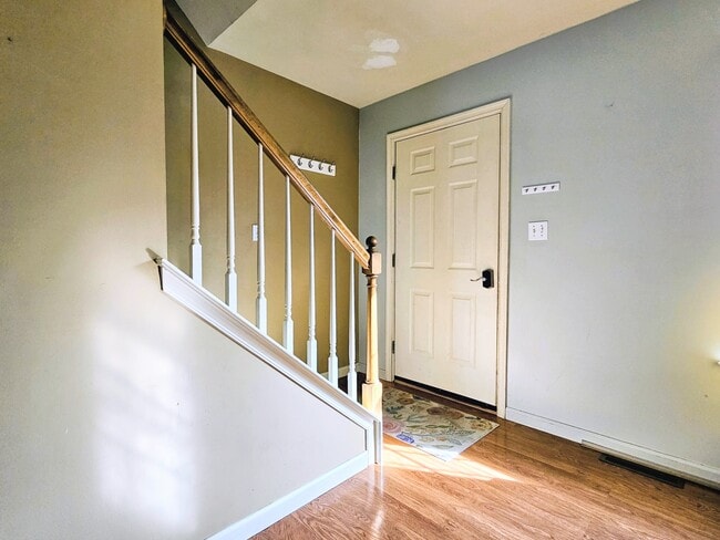 Photo - 688 Rockwood Dr