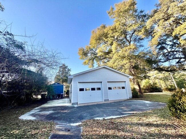 Photo - Peden Point/Mrytle Grove/Masonboro Loop South Wilmington  2 garage garage! Oak Trees! Covered Porch!