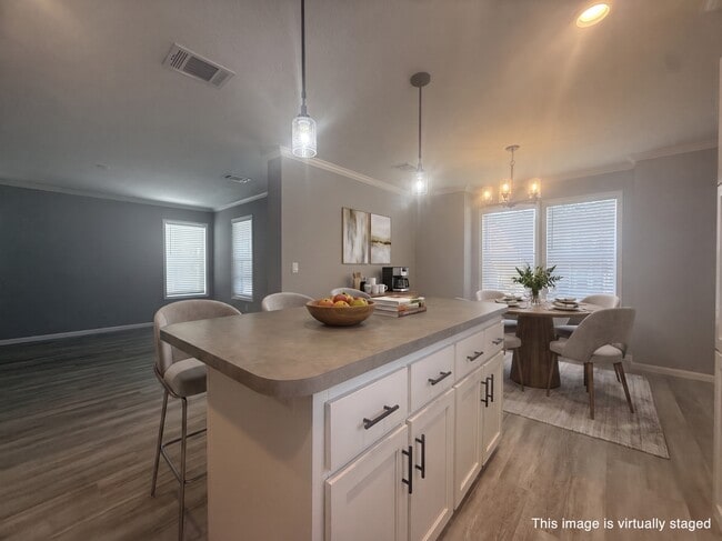 Photo - 602 Choo Choo Ln