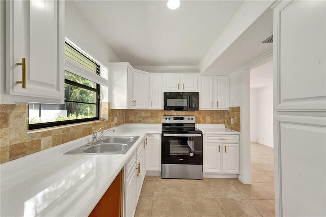 Photo - 9120 Taft St Townhome