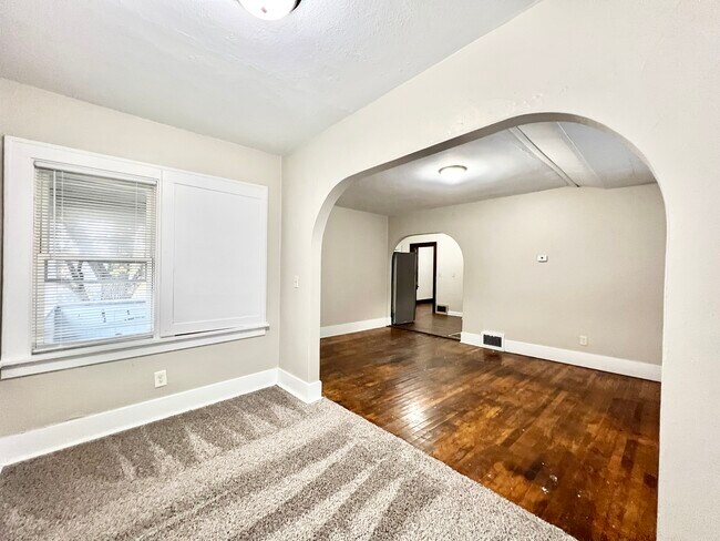 Photo - 1129 Woodward Ave Unit 2