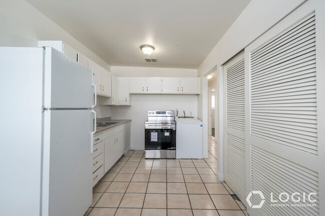 Photo - 1610 Ivy Cir Unit 3