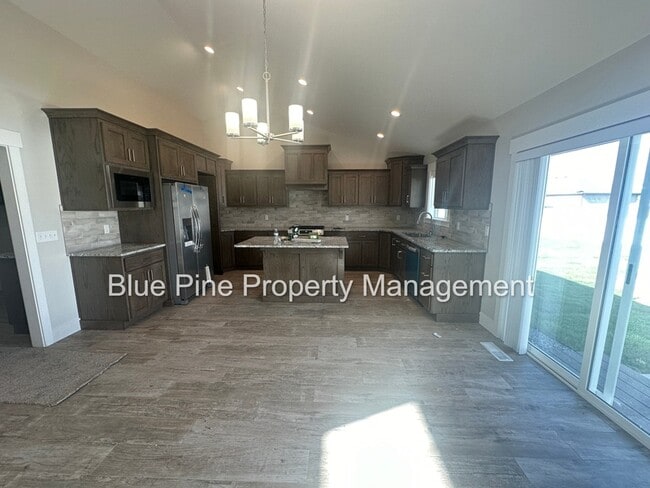 Photo - 176 Hideout Dr