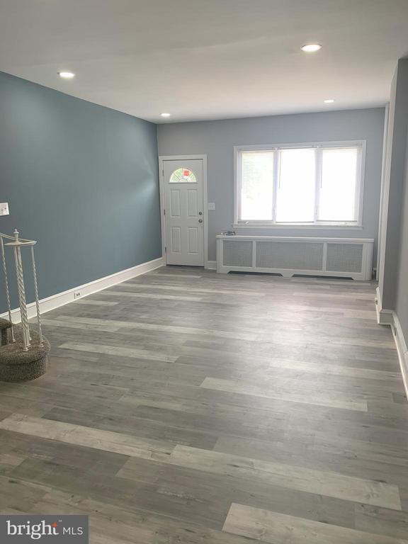 Photo - 2982 E Thompson St