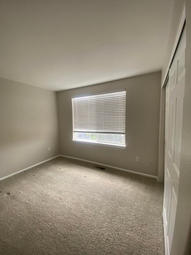 Room for rent - 9408 E Florida Ave Condo Unit 2069 - 1bdr 1bath