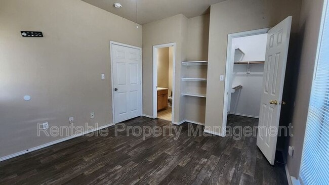 Photo - 110 Collett Ct