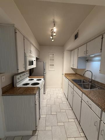 Photo - 7904 Royal Ln Unit 227