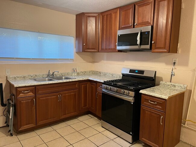 Photo - 767 Woodland Rd