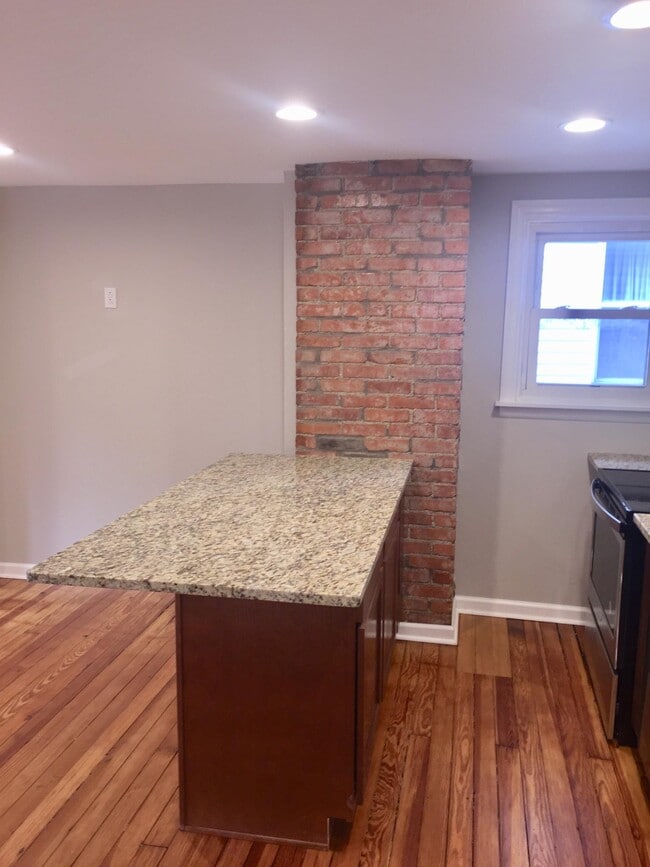 Photo - 1301 S Braddock Ave Unidad 2