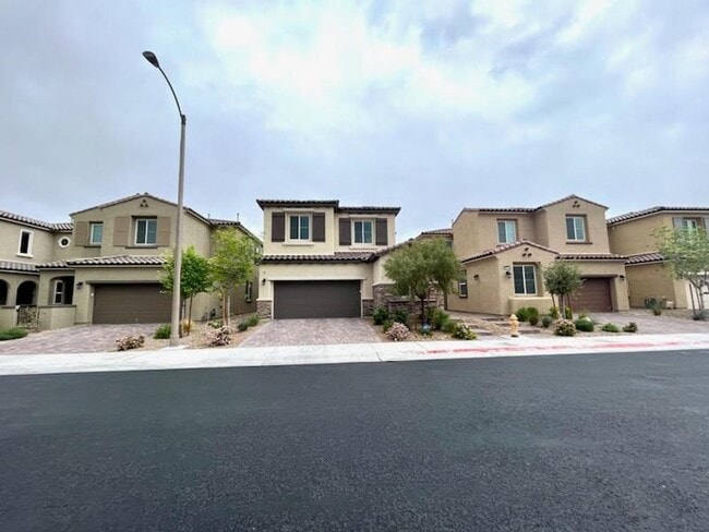 Building Photo - Great 2 Story Home in Skye Canyon w/ separate bonus room (casita) - 4 Bedrooms