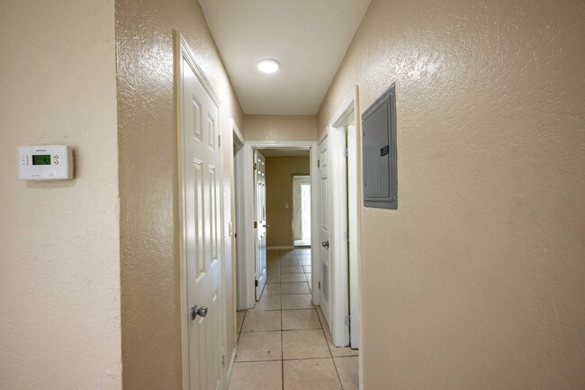 Photo - 131 NW 57th St Unidad 131 NW 57 Street