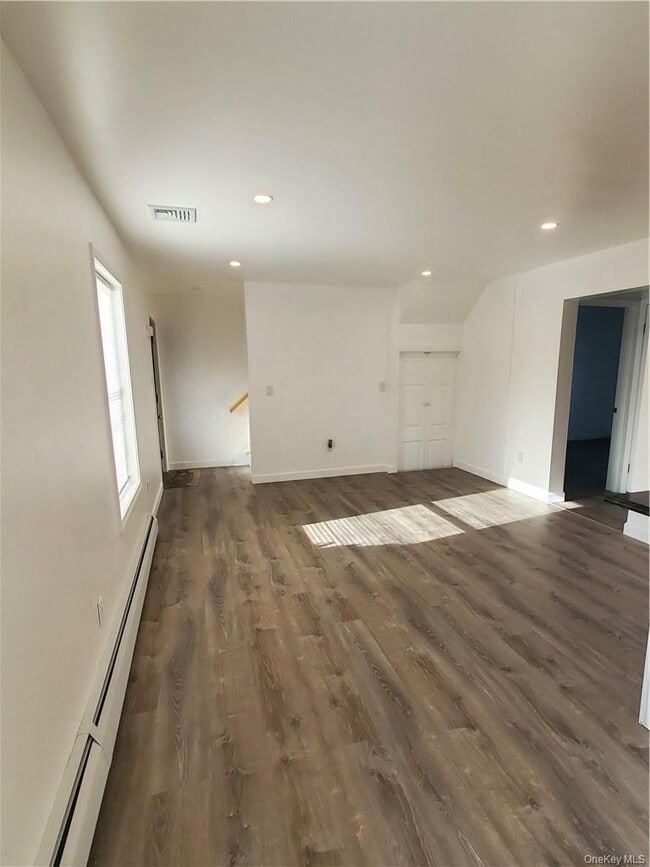 Photo - 7 White Plains Ave