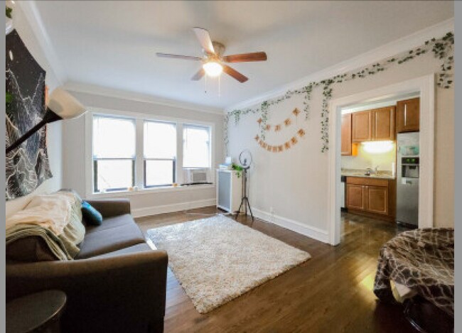 Building Photo - 5076 N Wolcott Ave Unit 1 Rental