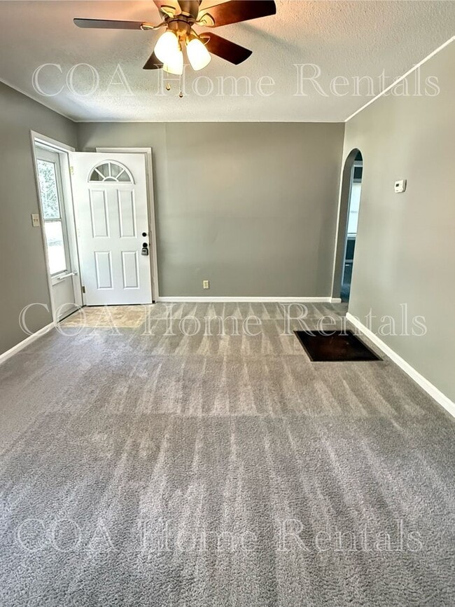 Photo - 2255 Victoria St
