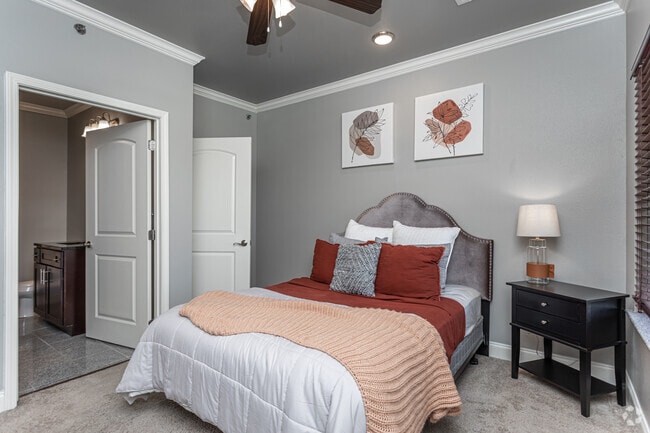 2BR, 2BA - 1,193 SF - The Burgandy