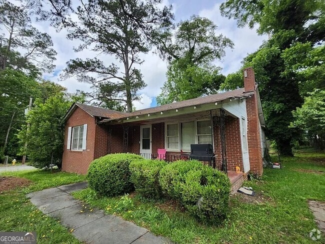 Building Photo - 1860 Washburn St Rental