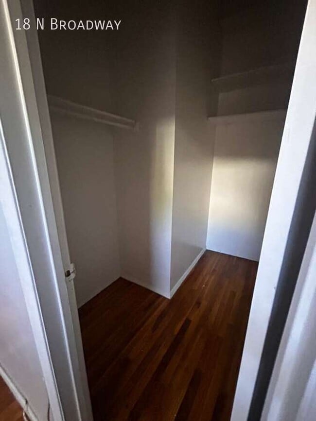 18 N Broadway- - 18 N Broadway- Apartamento