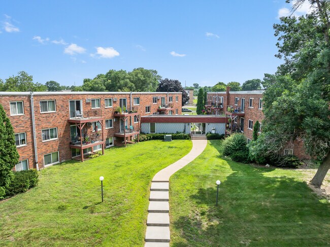 Photo - Riverwood Homes LLC Unit 104